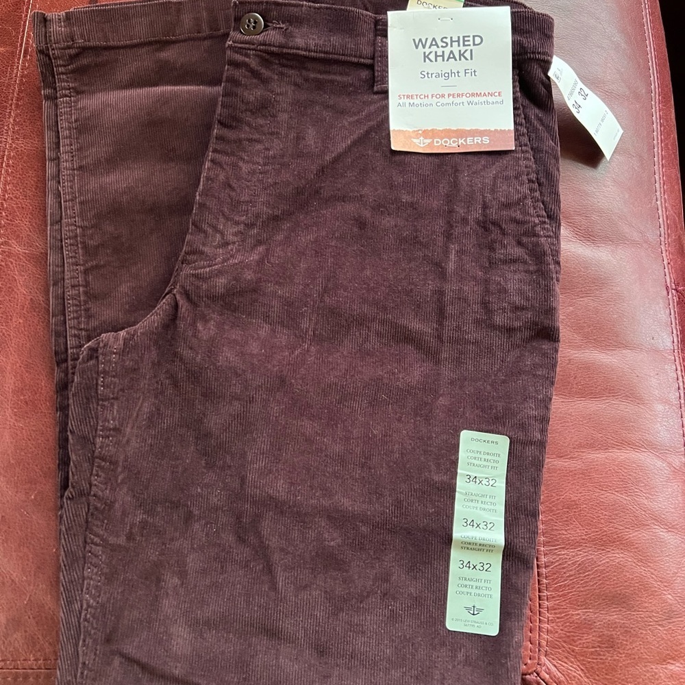 Mens Levis Dockers Wine Colored Corduroy Khaki Slacks.